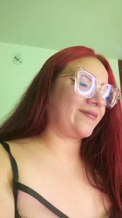 Amelia__deskxxx from Colombia