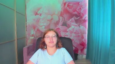 AngelinaLow from United States