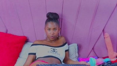 AngeyaPetite from Colombia