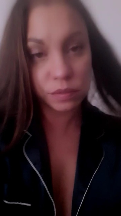 Bella_Baby24 from Canada