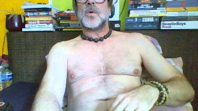 DaddyNextRoom75 from Germany