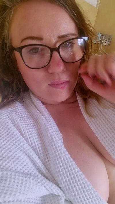 Emmaloulou3 from United Kingdom
