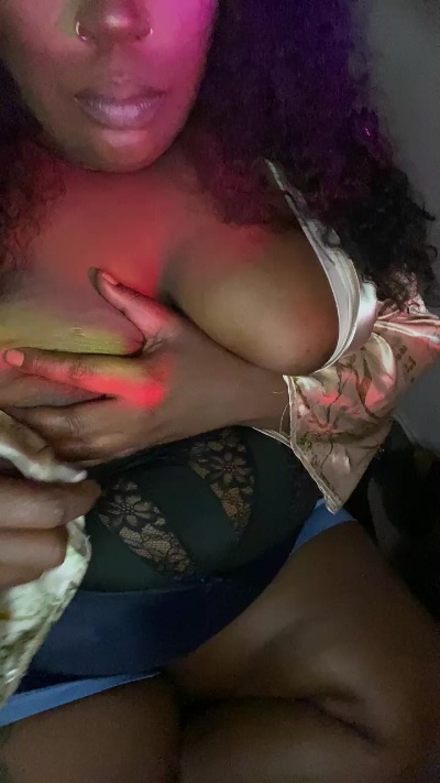 RoxxLavender from United States