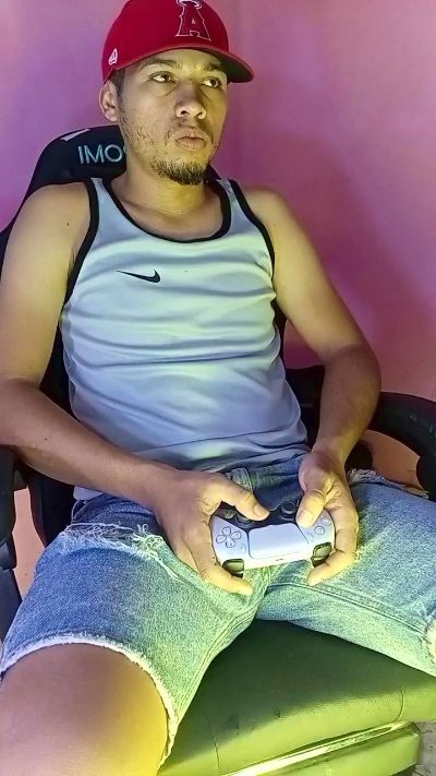 Sir_pissyoung from France