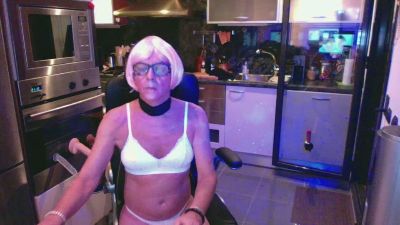 elise_tv from Spain