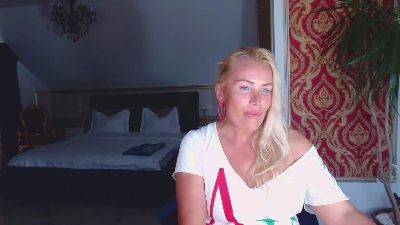 evelily2017 from United Kingdom