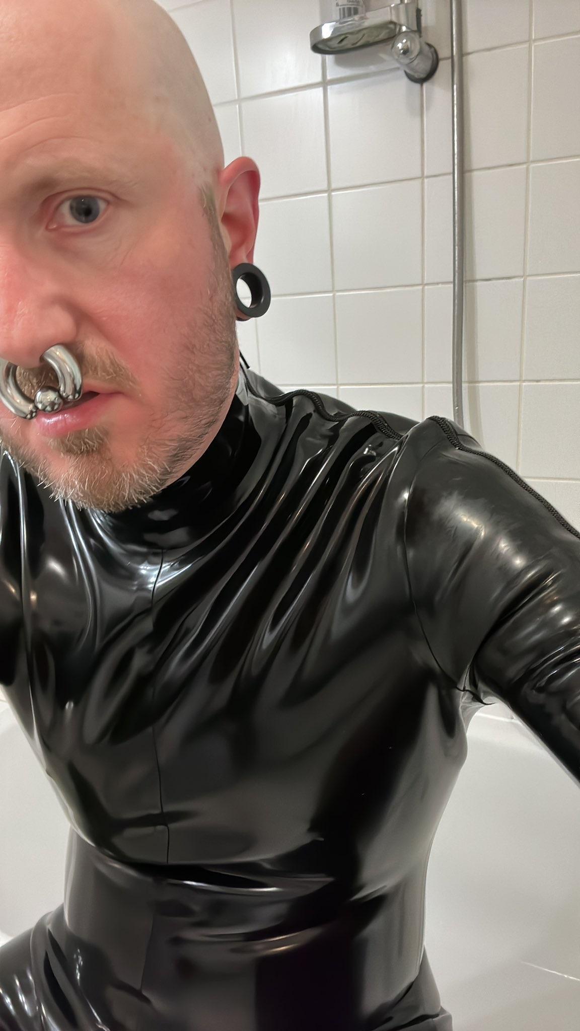 rubber_skate from Germany