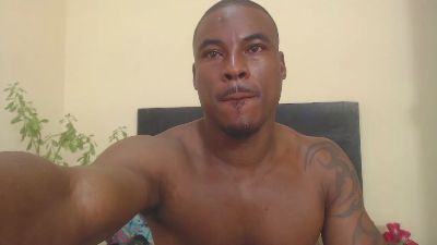 tonnyhuge from Colombia